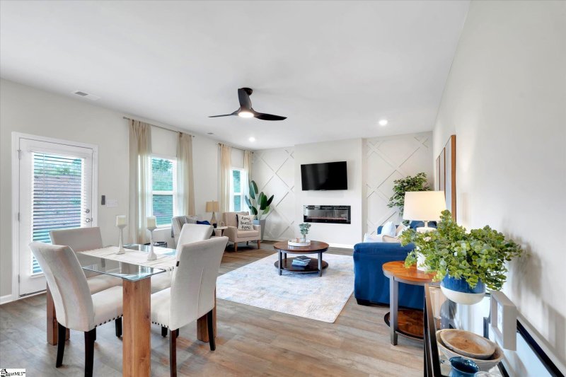 Property image 4 of 3020 Emberly Drive in Ravencrest, Roebuck, SC 29376