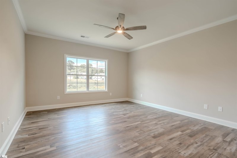 Property image 5 of 108 Willett Trail in Maplewood Estates, Taylors, SC 29687