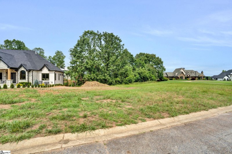 Property image 3 of 434 Tangleridge Drive in Woodfin Ridge, Inman, SC 29349