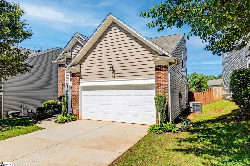 Property image 2 at 103 Circle Grove Court, Greer, SC 29650