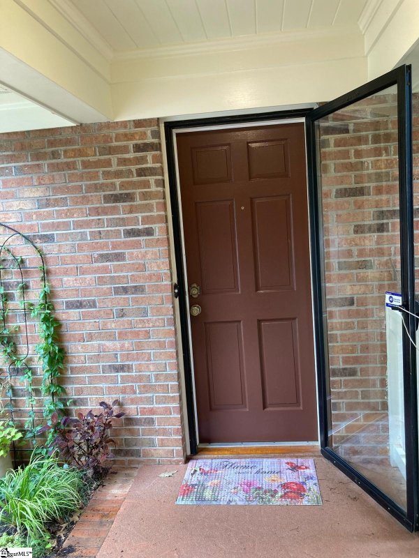 Property image 5 of 223 Covington Road in Northwood Hills, Greenville, SC 29617-2007