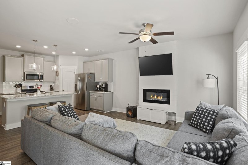 Property image 3 at 7 Grey Oak Trail, Greer, SC 29650