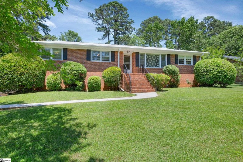 Property image 4 at 12 Longmeadow Road, Taylors, SC 29687