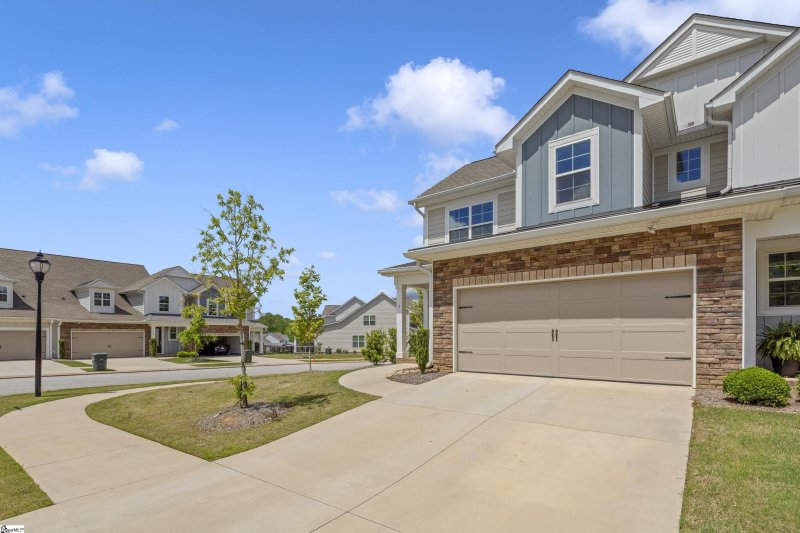 Property image 2 at 3 Hasbrook Lane, Greenville, SC 29607