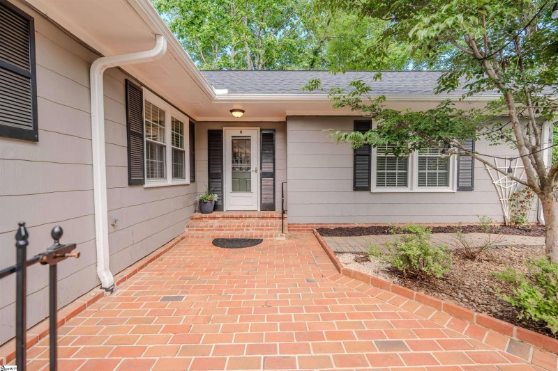 Property image 2 at 236 S Park Drive, Spartanburg, SC 29302