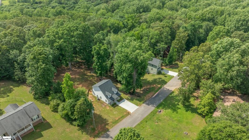 Property image 3 at 216 Country Gln, Pelzer, SC 29669-1007