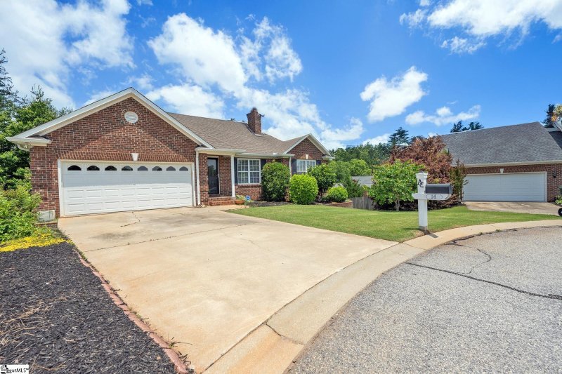 Property image 3 of 14 Saint Thomas Court in Ashley Commons, Greer, SC 29651