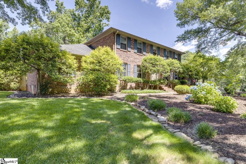 Property image 3 at 101 N Lady Slipper Lane, Greer, SC 29650