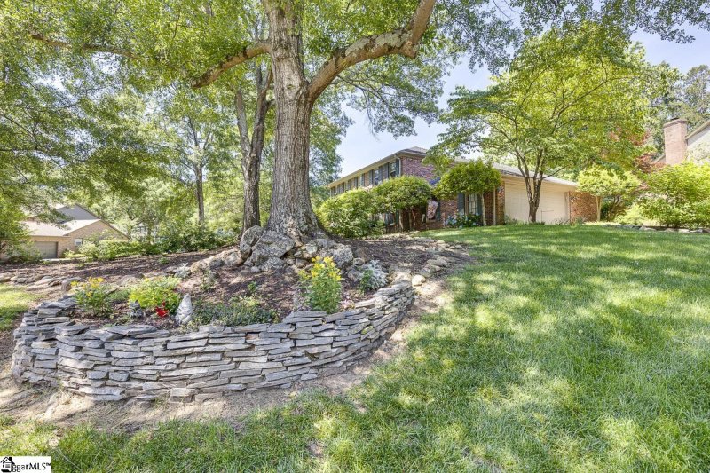 Property image 4 at 101 N Lady Slipper Lane, Greer, SC 29650