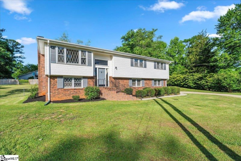 Property image 3 at 102 Willow Court, Easley, SC 29642