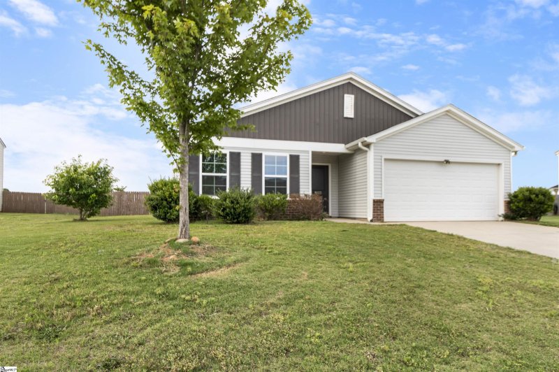 Property image 2 at 9023 Germaine Court, Boiling Springs, SC 29316