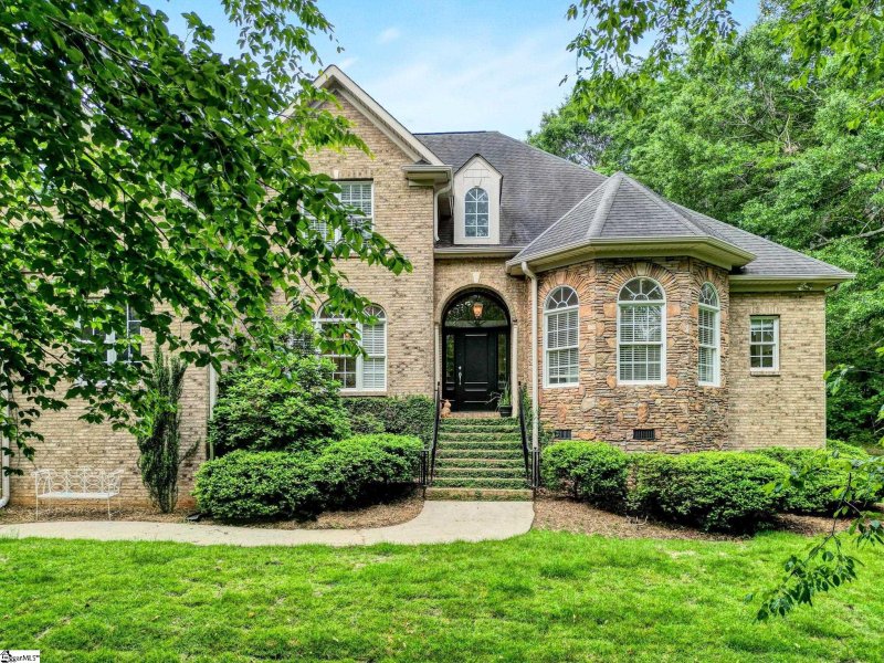 Property image 3 at 8 Knob Creek Court, Greer, SC 29651