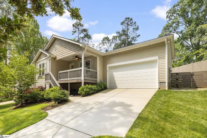 Property image 2 at 26 Briarcliff Drive, Greenville, SC 29607