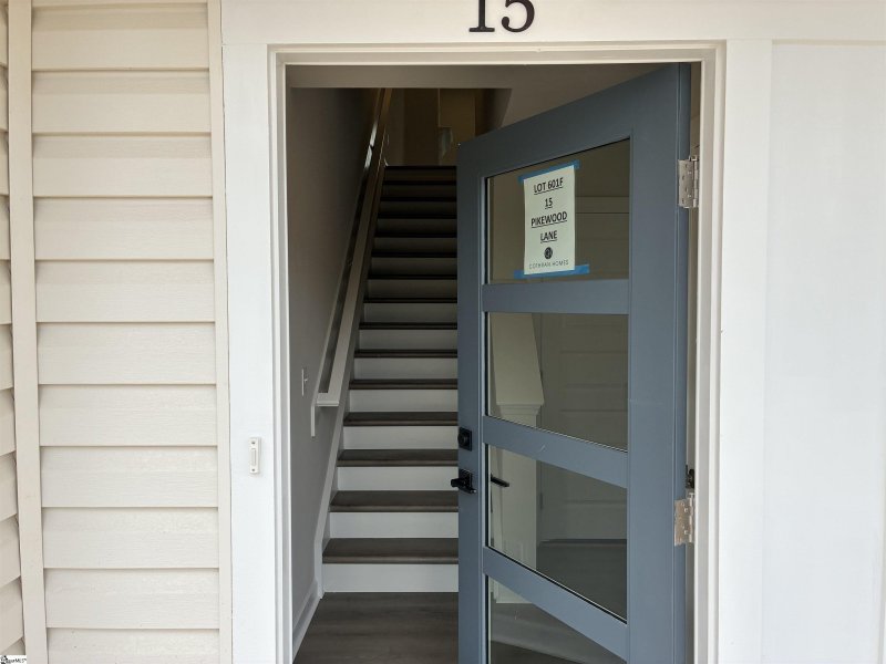Property image 2 at 15 Pikewood Lane, Greenville, SC 29607