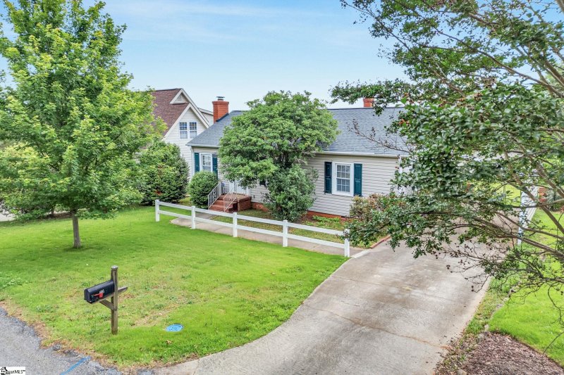 23 Fore Avenue