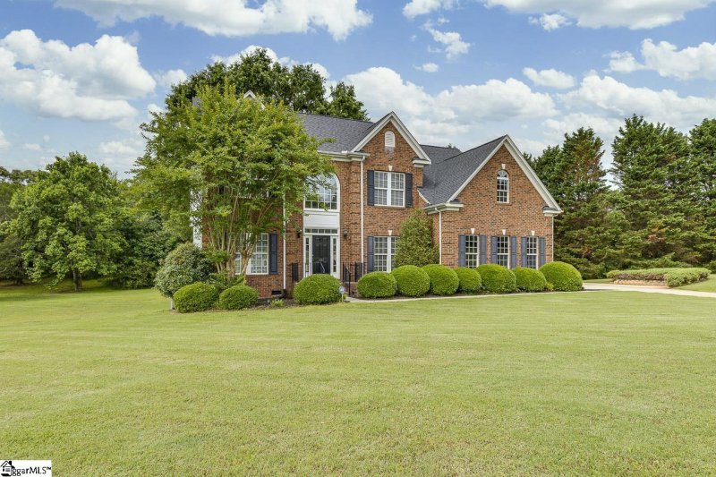 Property image 2 at 121 Ivory Glen Court, Greenville, SC 29611-7900