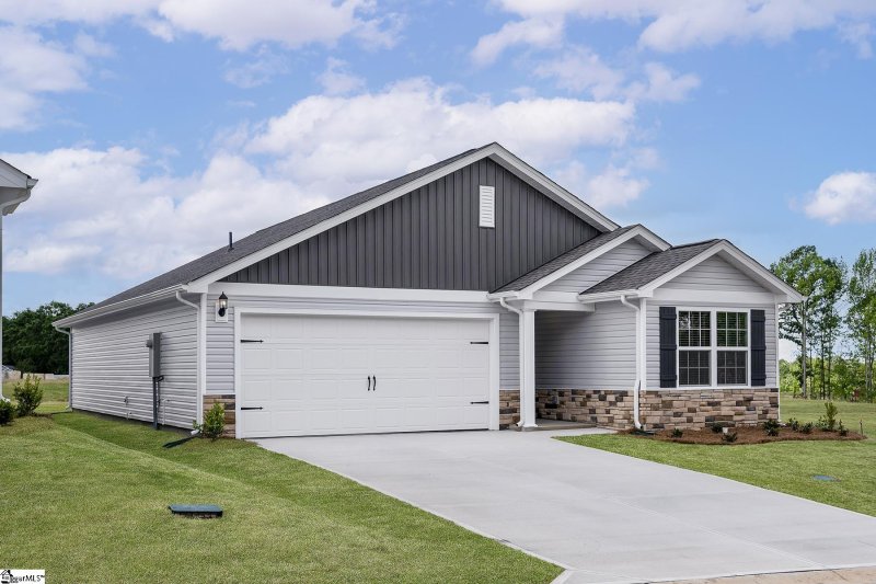 Property image 2 of 1073 Mossy Oak Drive in Henson Creek Farms, Moore, SC 29369