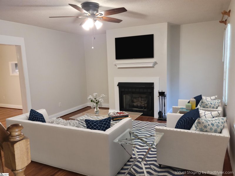 Property image 3 of 1002 Still Holllow Lane in Peppertree, Taylors, SC 29687