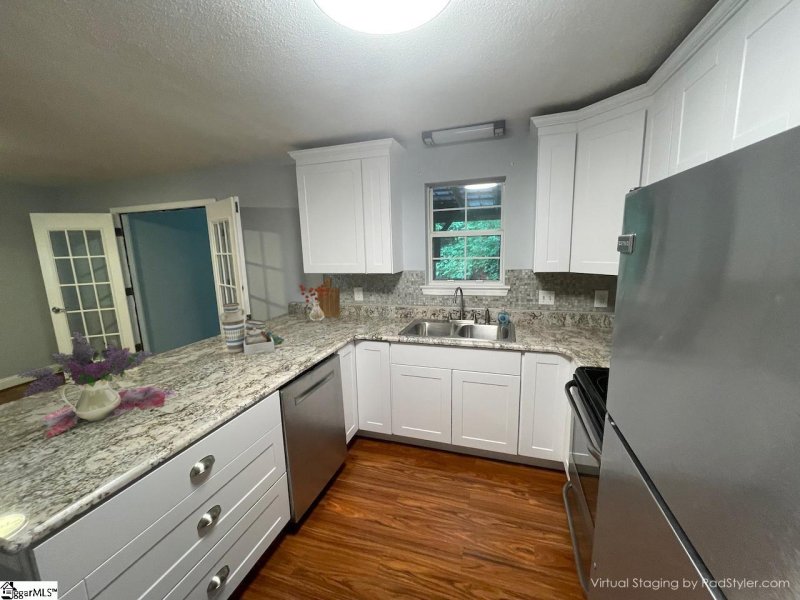 Property image 4 of 1002 Still Holllow Lane in Peppertree, Taylors, SC 29687