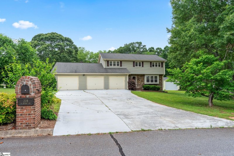 Property image 2 at 208 S Severn Circle, Easley, SC 29642