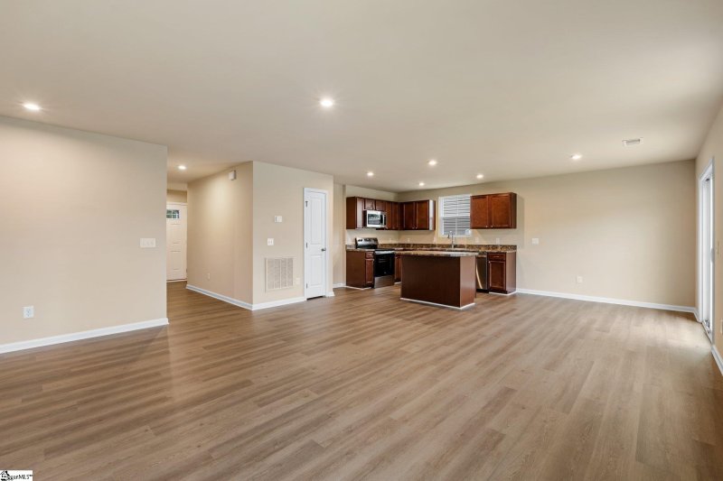 Property image 5 at 323 Skipton Street, Greenville, SC 29605