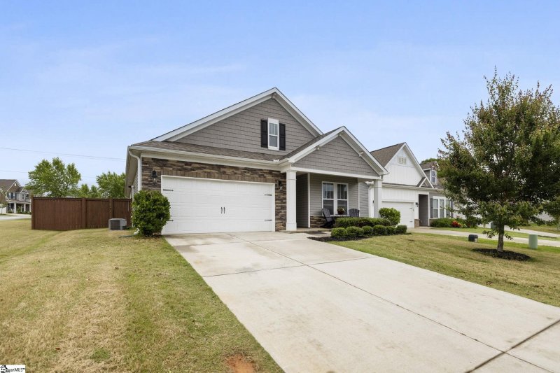 Property image 2 of 305 Kellen Court in Brockman Farms, Duncan, SC 29334