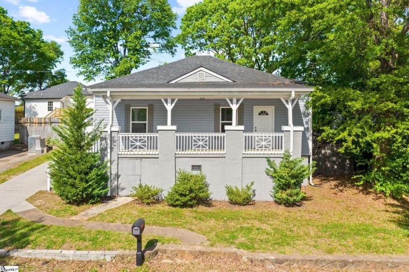 Property image 2 of 38 4th Avenue in Downtown, Greenville, SC 29611