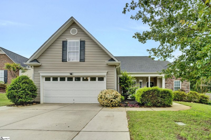 Property image 2 at 153 Saint Johns Street, Simpsonville, SC 29680