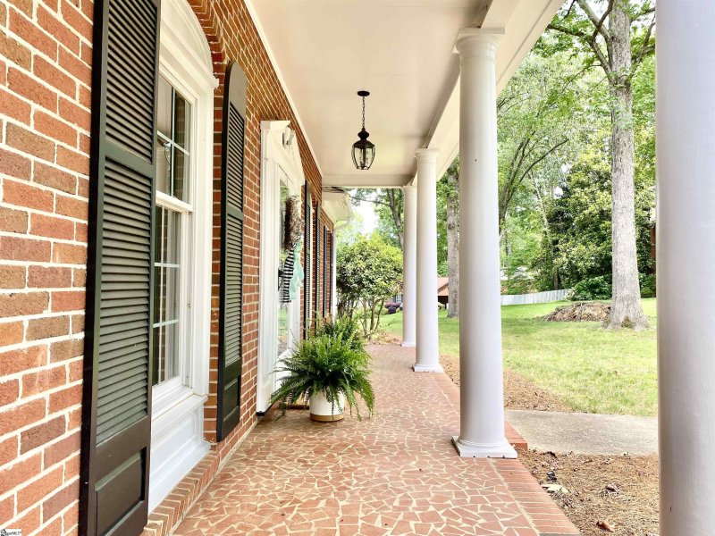 Property image 5 at 100 Heatherbrook Road, Greenville, SC 29615