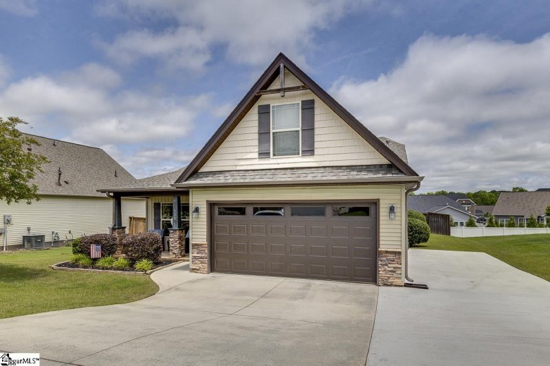 Property image 2 at 120 Damascus Drive, Simpsonville, SC 29681