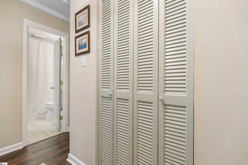 Property image 2 at 925 Cleveland Street, Greenville, SC 29601
