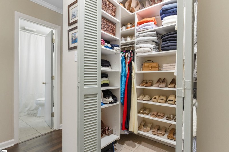 Property image 3 at 925 Cleveland Street, Greenville, SC 29601