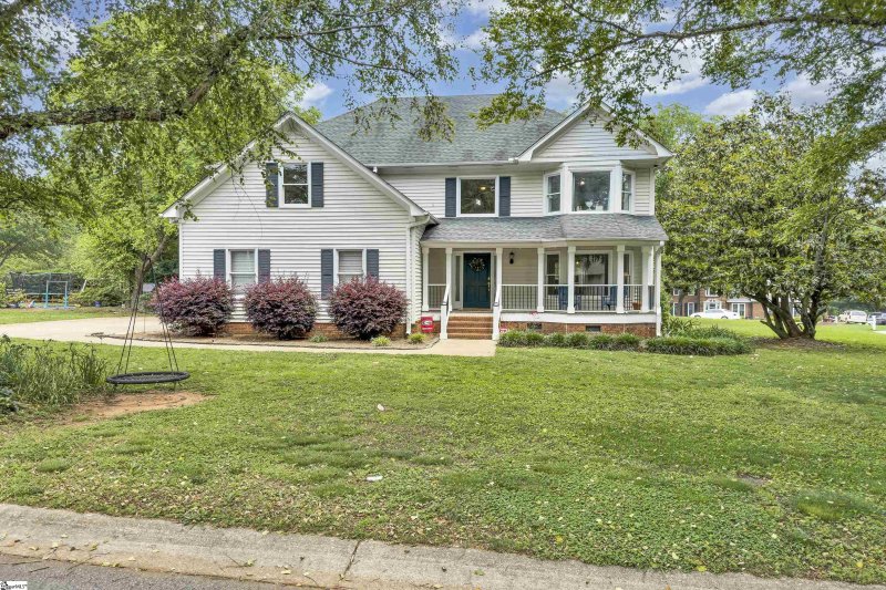 Roper Mountain Plantation, Greenville Community