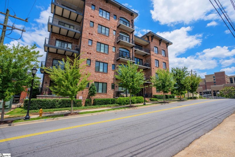 Property image 3 at 110 N Markley Street, Greenville, SC 29601