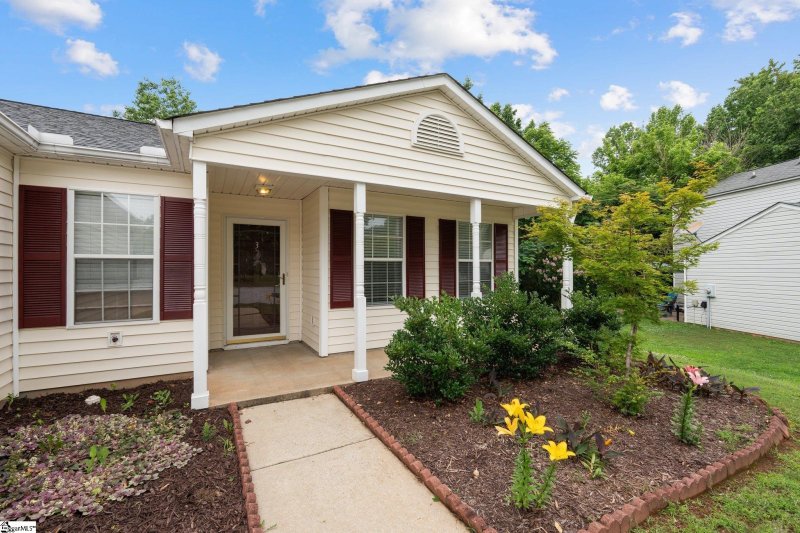 Property image 2 at 3 Alewine Court, Taylors, SC 29687