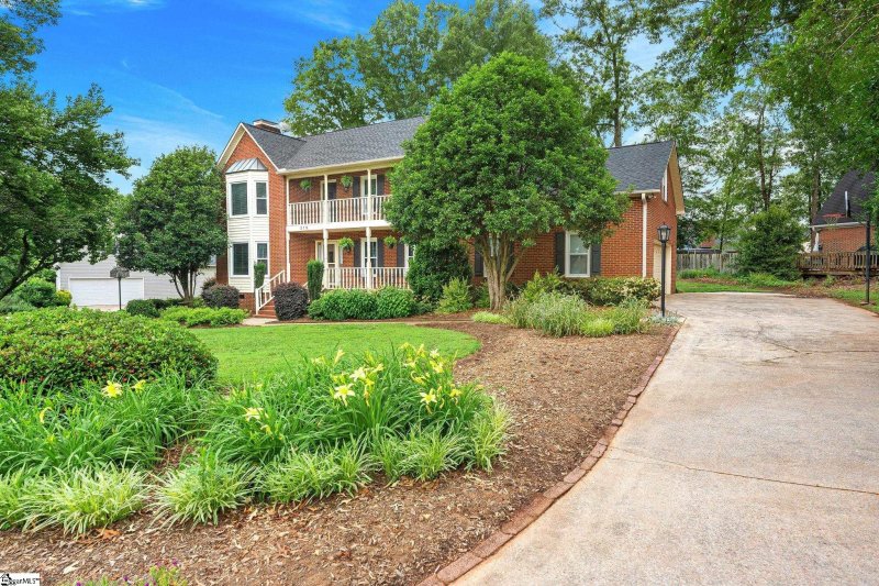 Property image 2 at 318 Chenoweth Drive, Simpsonville, SC 29681