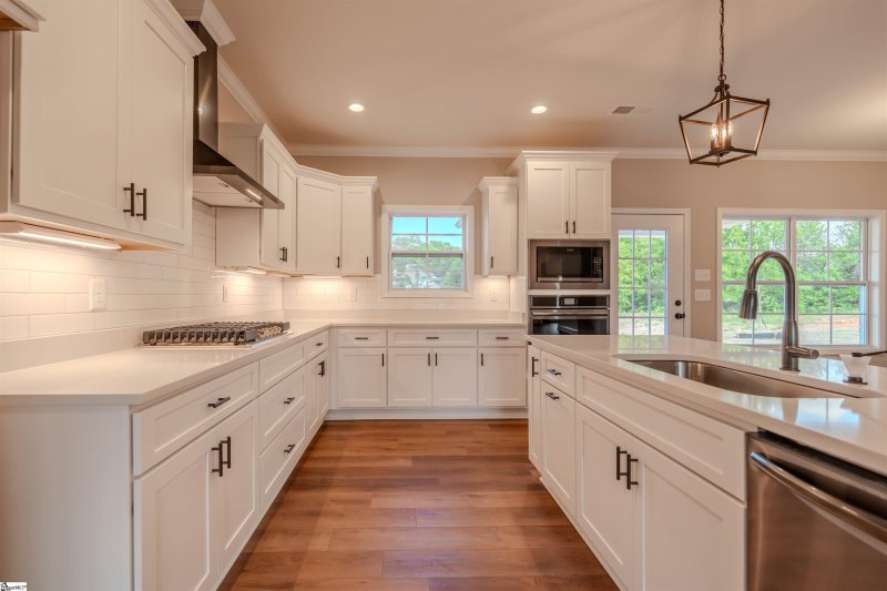 Property image 3 at 105 Willett Trail, Taylors, SC 29687