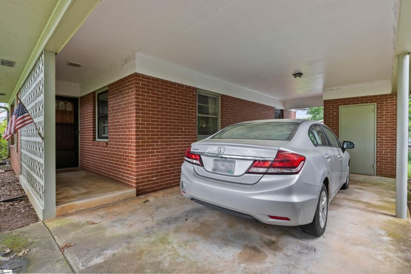 Property image 2 at 111 Amber Drive, Greenville, SC 29607