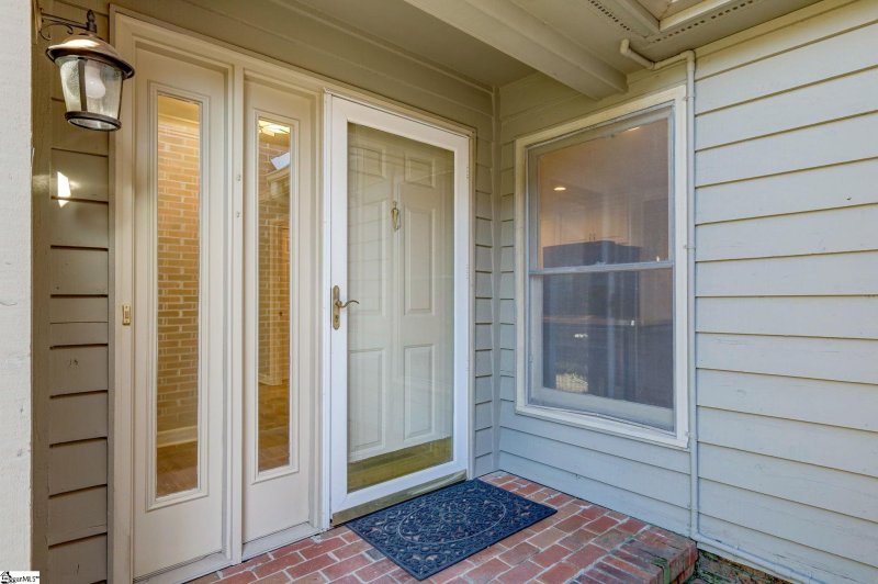 Property image 4 of 409 Hunters Circle in Hunters Ridge, Greenville, SC 29617