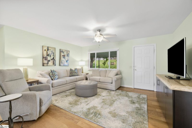 Property image 4 of 2 Hillview Drive in Rolling Green Village, Greenville, SC 29615
