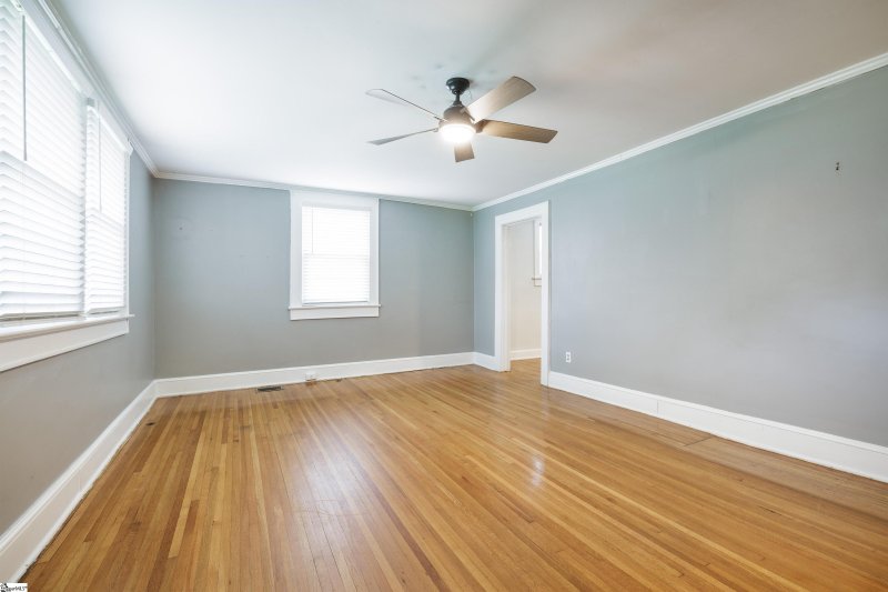 Property image 4 at 32 Douglas Drive, Greenville, SC 29605