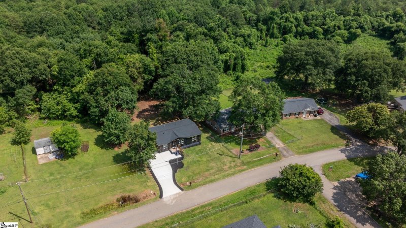 Property image 2 at 309 Scenic Drive, Greer, SC 29651