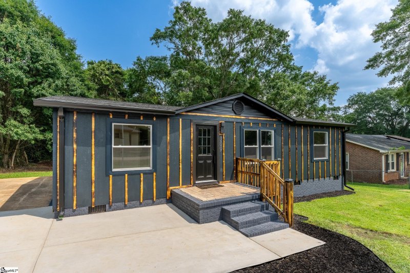 Property image 3 at 309 Scenic Drive, Greer, SC 29651