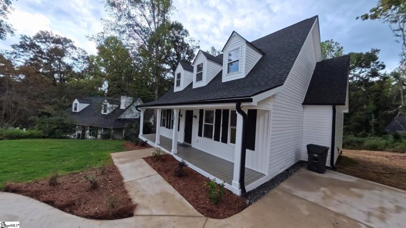 Property image 4 of 1017 Fox Row in Peppertree, Taylors, SC 29687