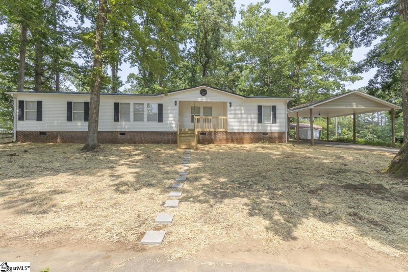 207 Shade Tree Circle