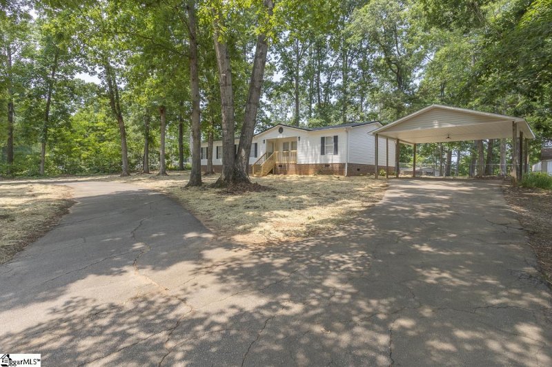 Property image 3 at 207 Shade Tree Circle, Easley, SC 29640