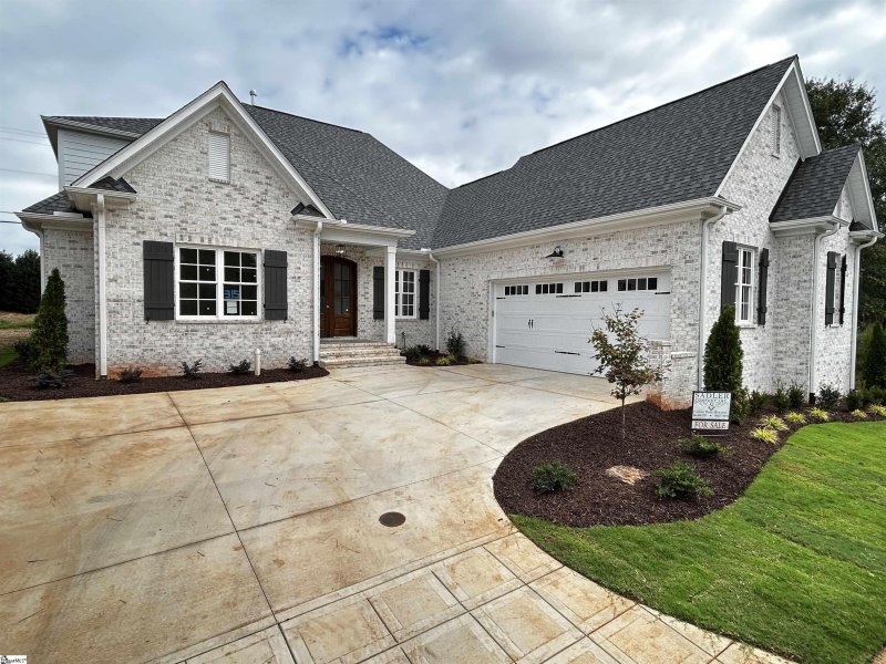 Property image 2 of 315 Tanoak Court in Chestnut Pond, Simpsonville, SC 29681