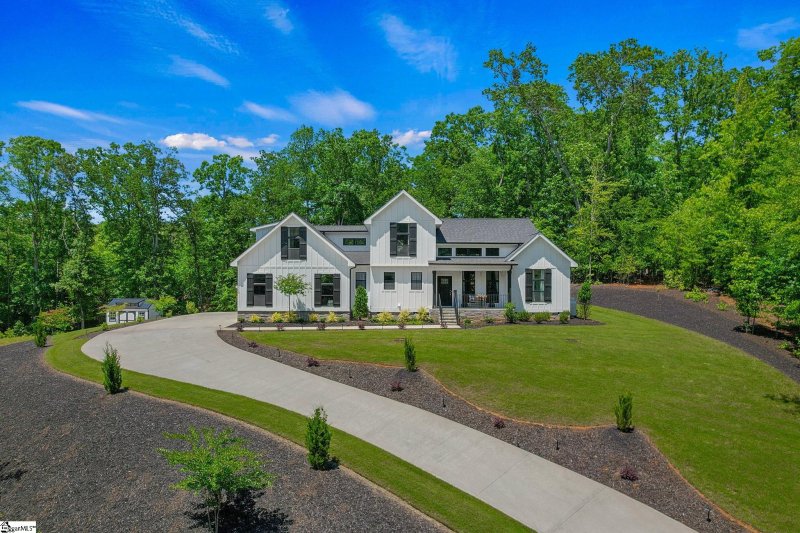 Property image 2 at 110 Royal Oaks Drive, Anderson, SC 29625