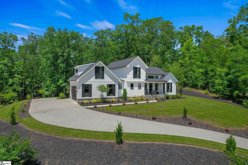 Property image 3 at 110 Royal Oaks Drive, Anderson, SC 29625