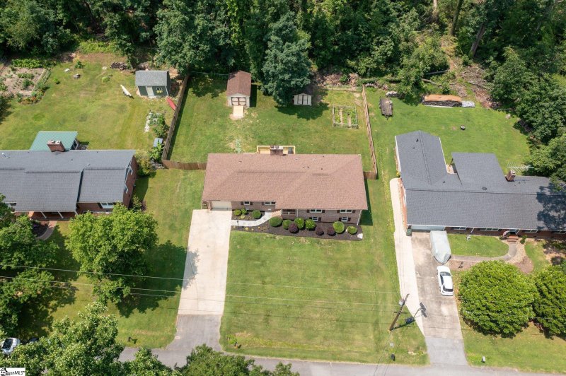 Property image 4 at 8 Ravensworth Road, Taylors, SC 29687